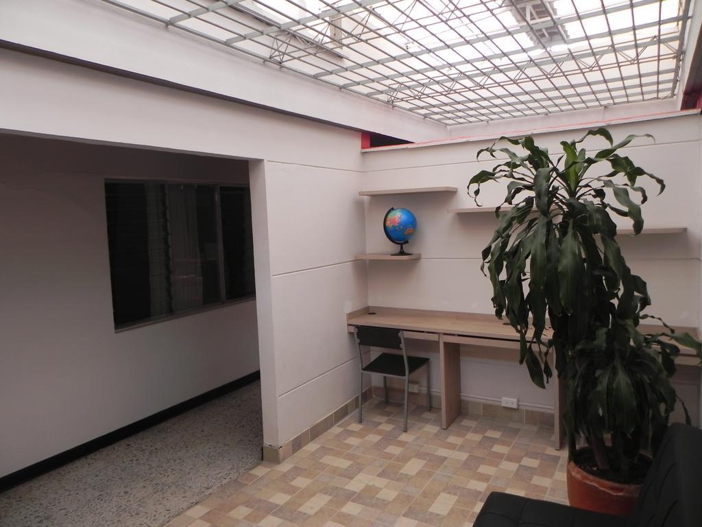 Hostal Tamarindo Inn Меделин Екстериор снимка