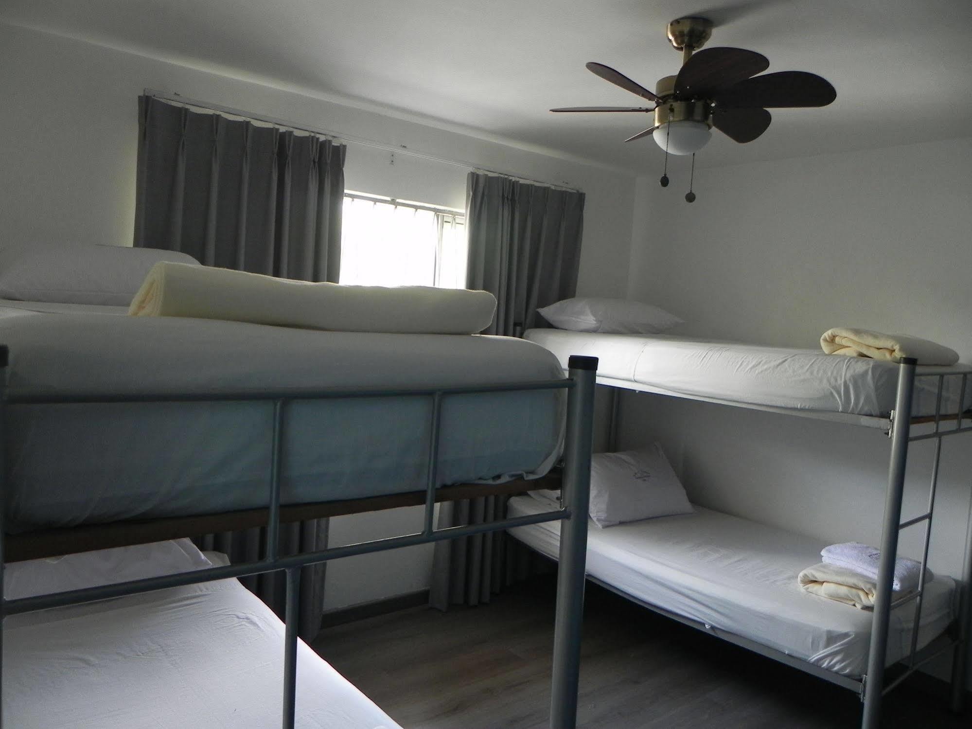 Hostal Tamarindo Inn Меделин Екстериор снимка