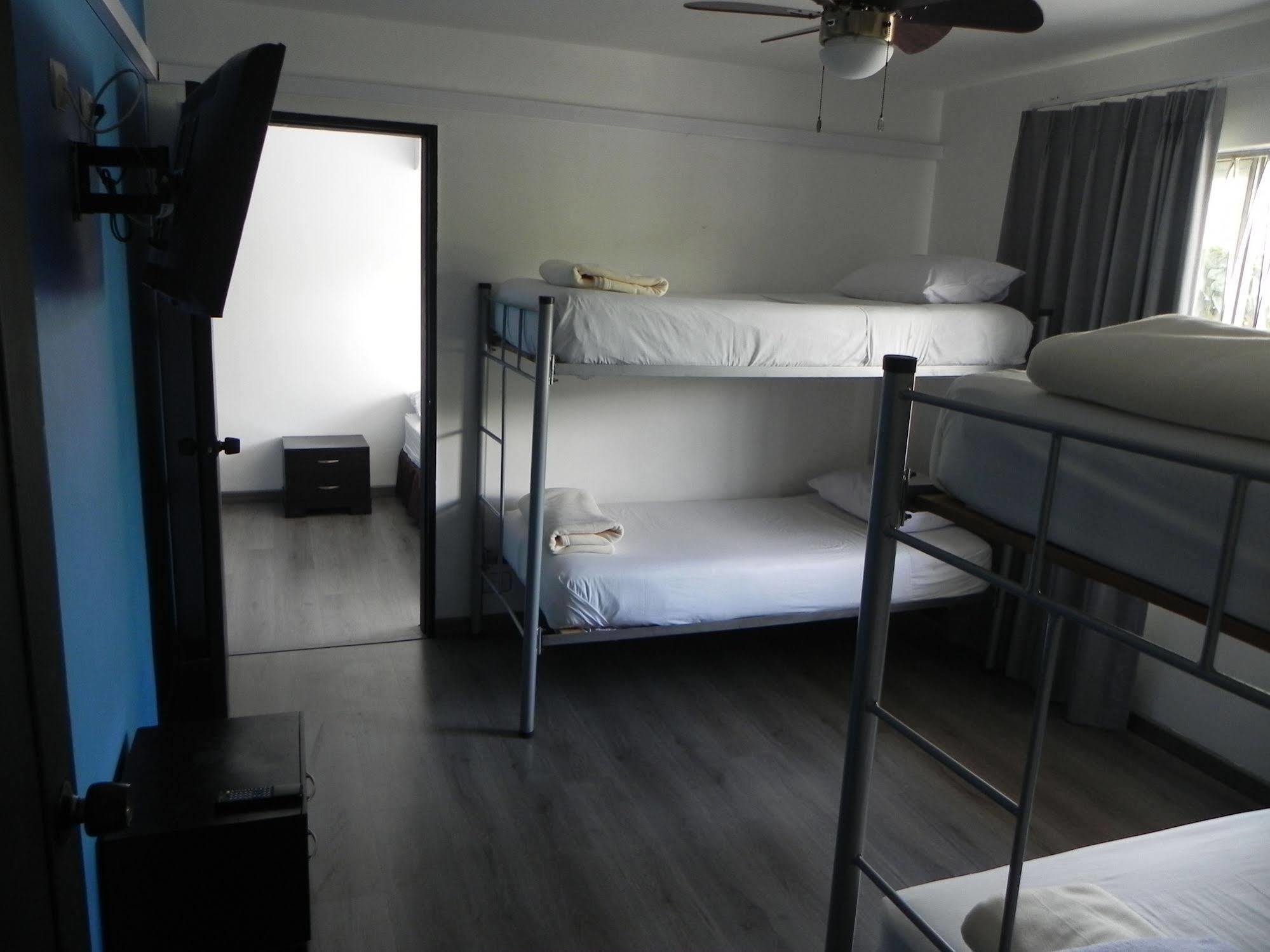 Hostal Tamarindo Inn Меделин Екстериор снимка