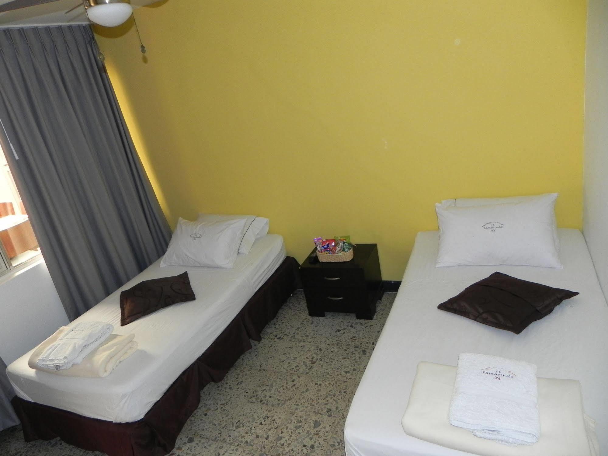 Hostal Tamarindo Inn Меделин Екстериор снимка