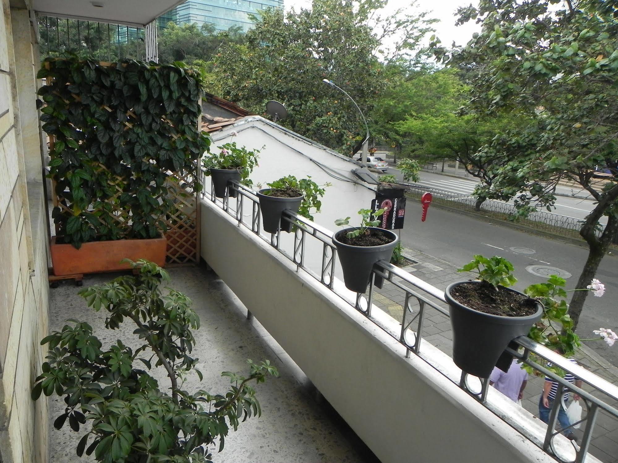 Hostal Tamarindo Inn Меделин Екстериор снимка